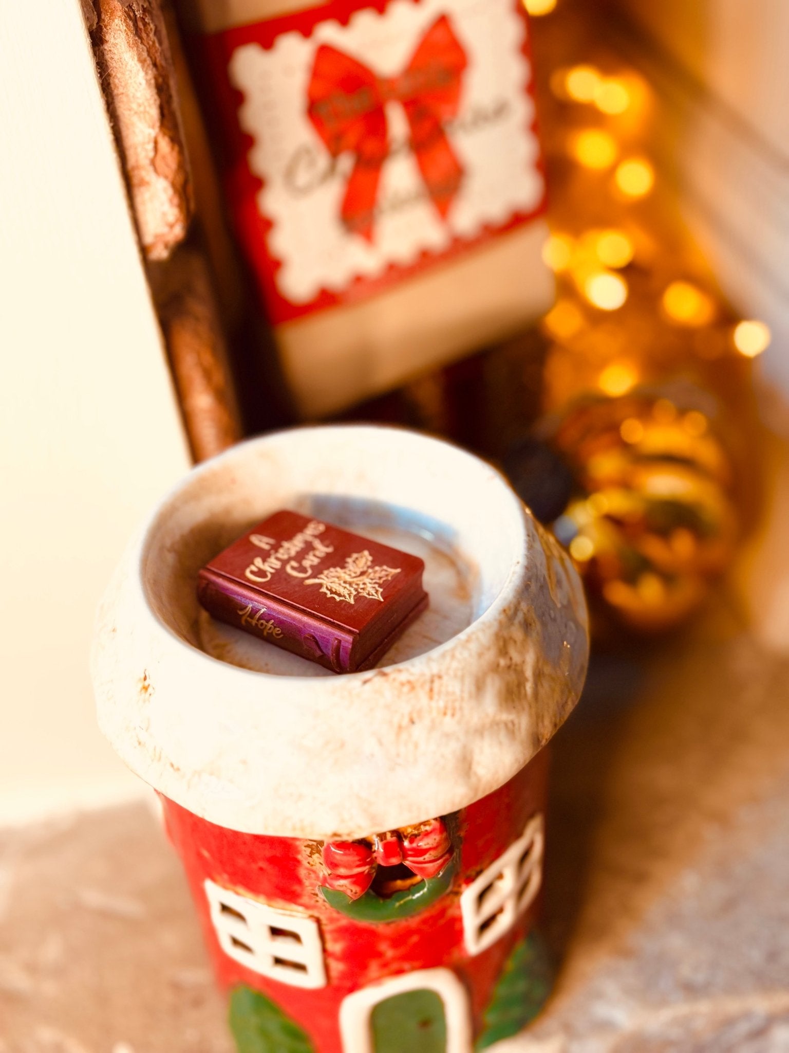 The Little Christmas Bookshelf Wax Melt Gift Box - Shelfaware