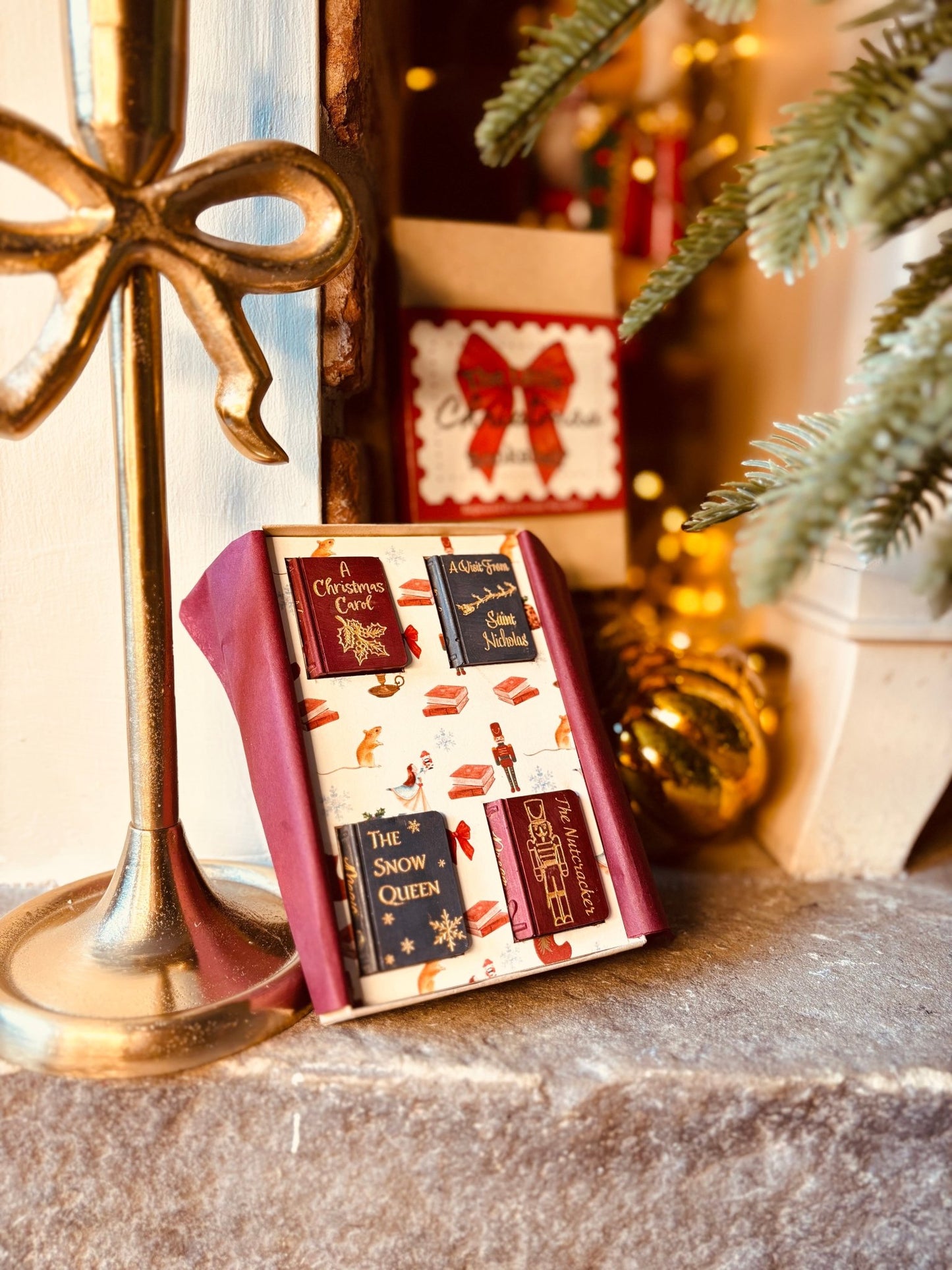 The Little Christmas Bookshelf Wax Melt Gift Box - Shelfaware