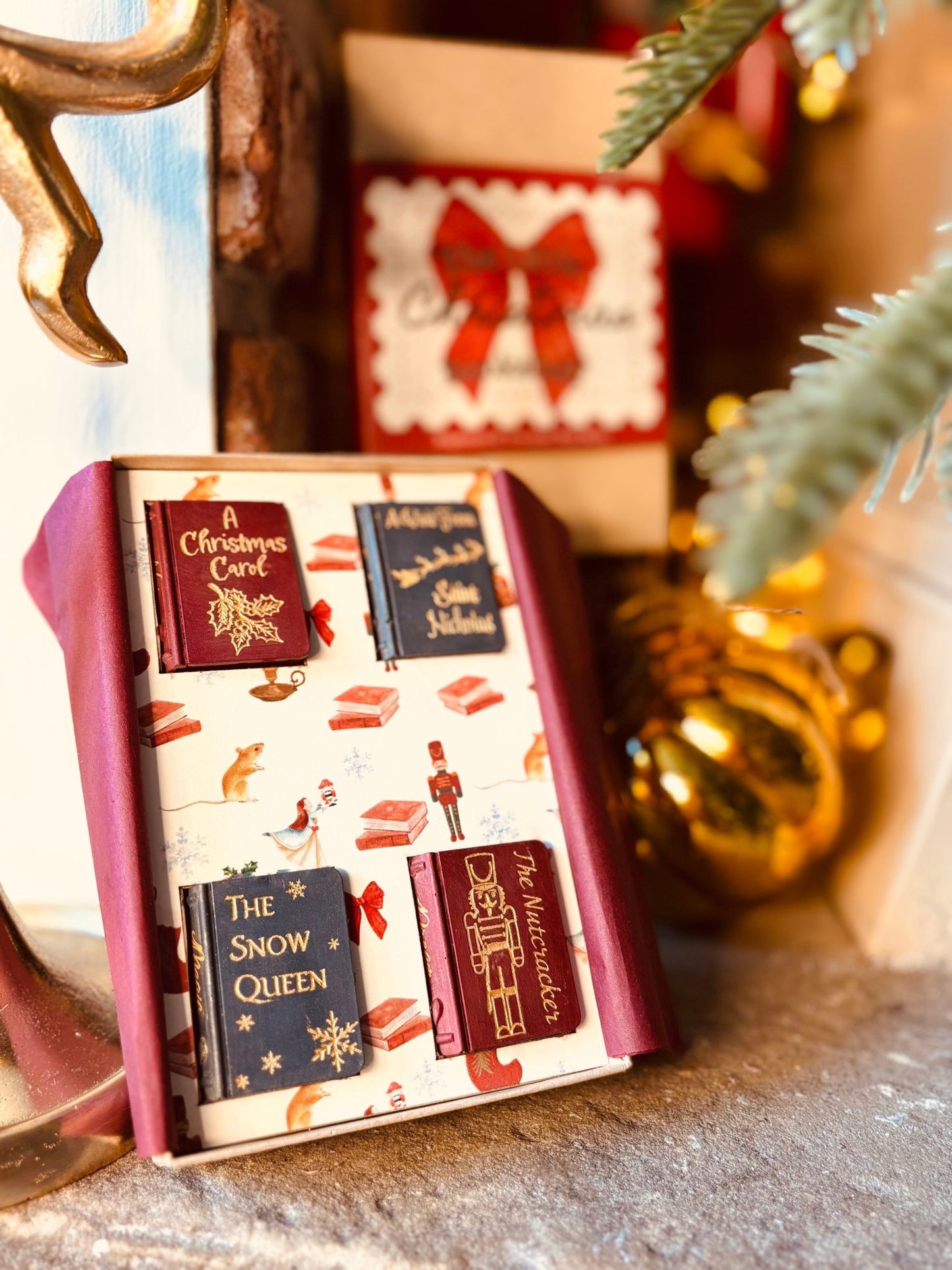 The Little Christmas Bookshelf Wax Melt Gift Box - Shelfaware