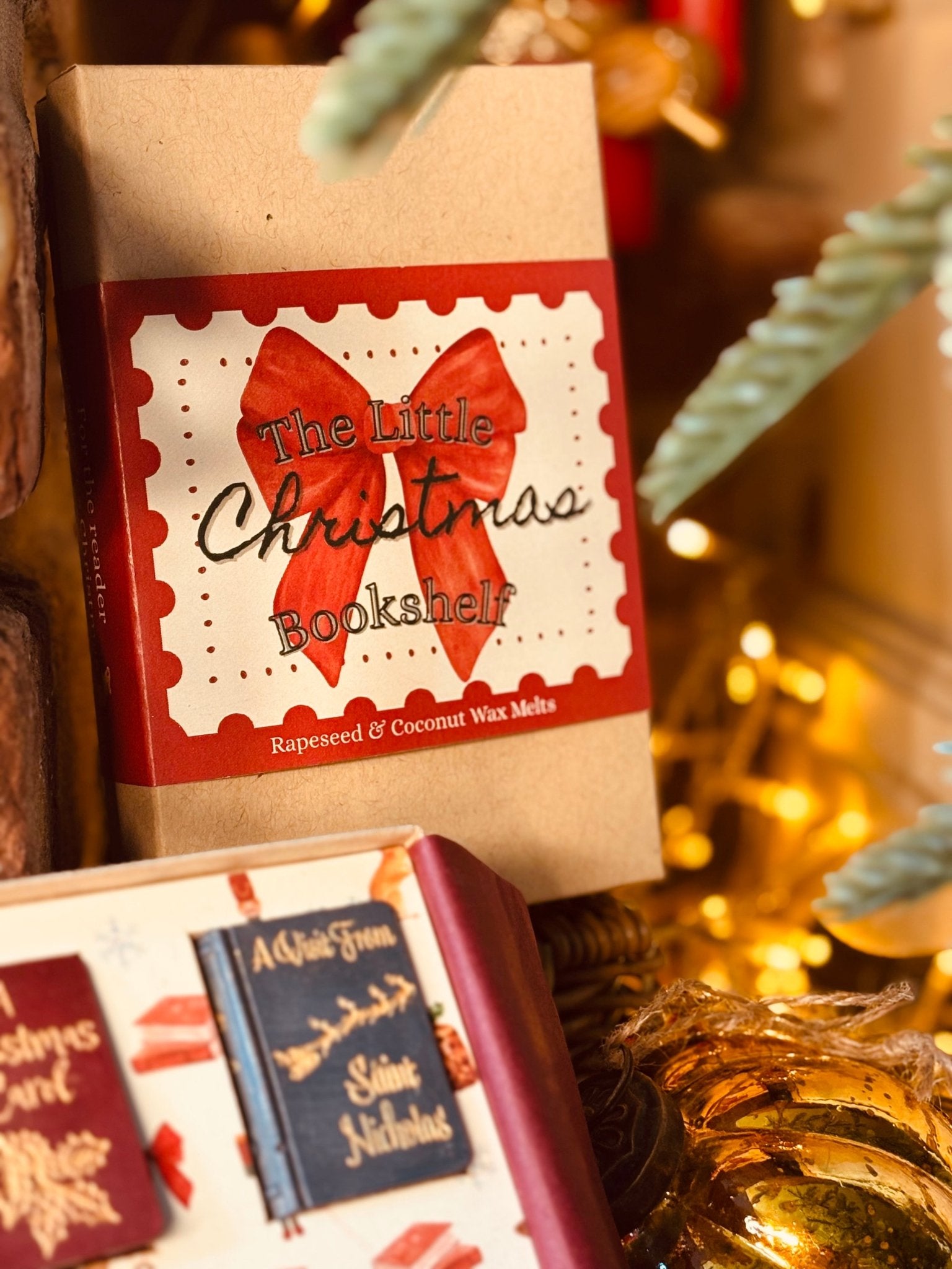 The Little Christmas Bookshelf Wax Melt Gift Box - Shelfaware