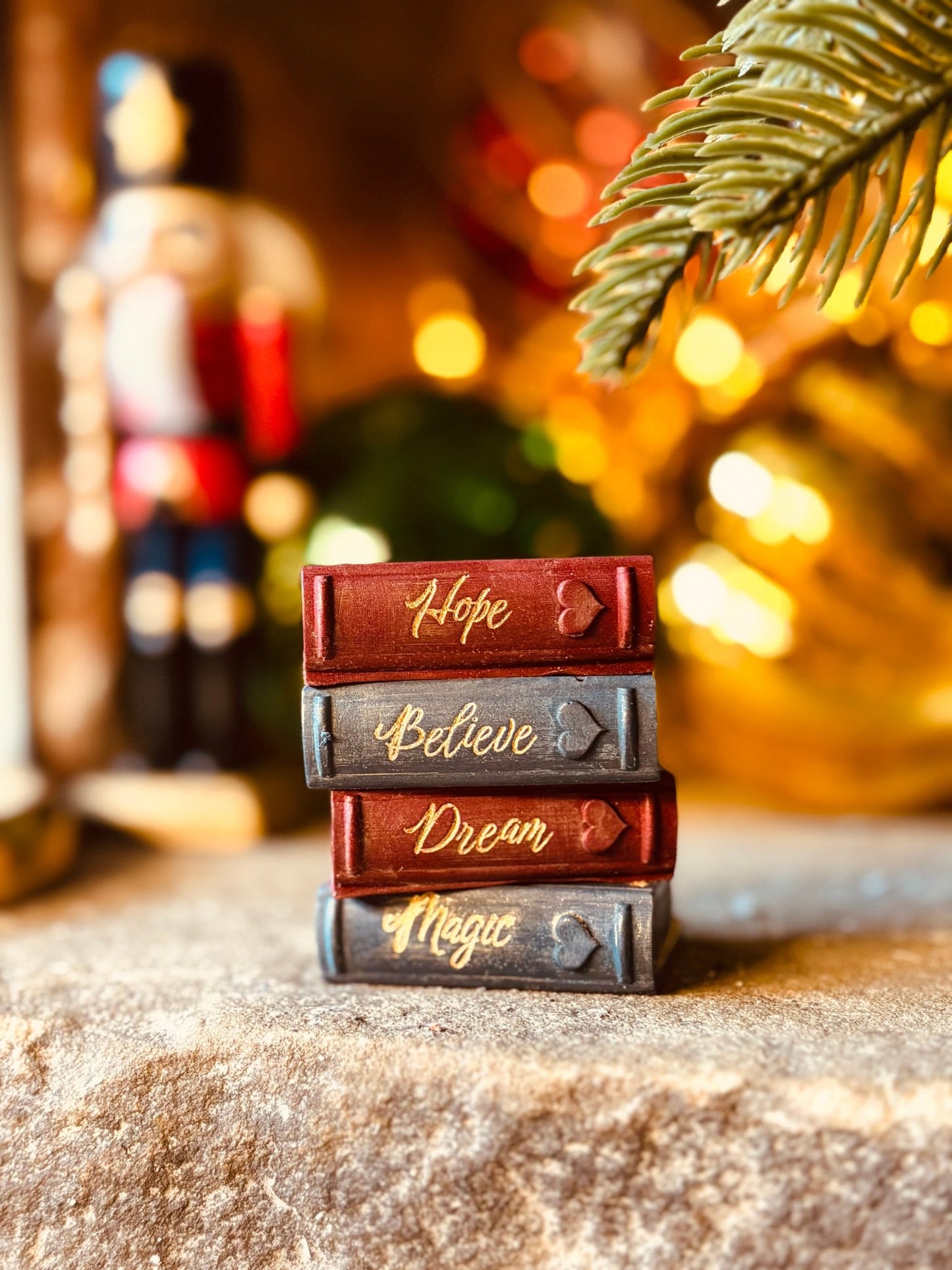 The Little Christmas Bookshelf Wax Melt Gift Box - Shelfaware