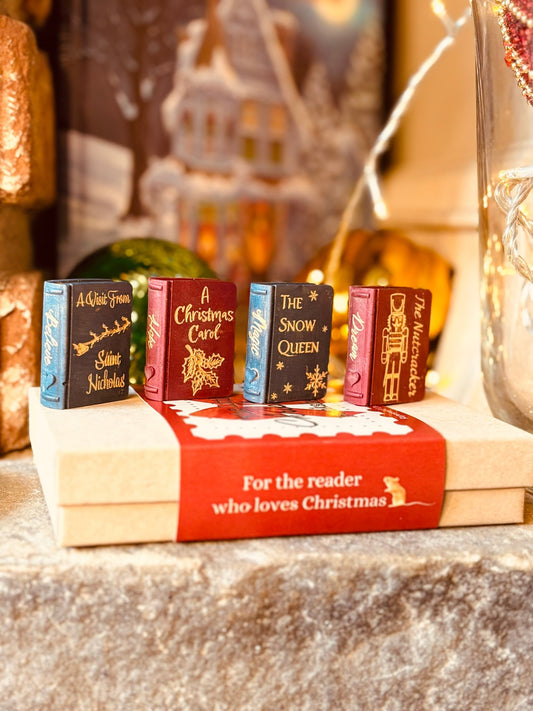 The Little Christmas Bookshelf Wax Melt Gift Box - Shelfaware