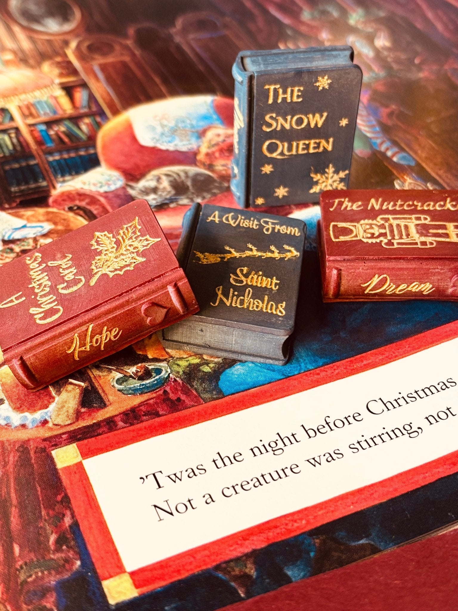 The Little Christmas Bookshelf Wax Melt Gift Box - Shelfaware