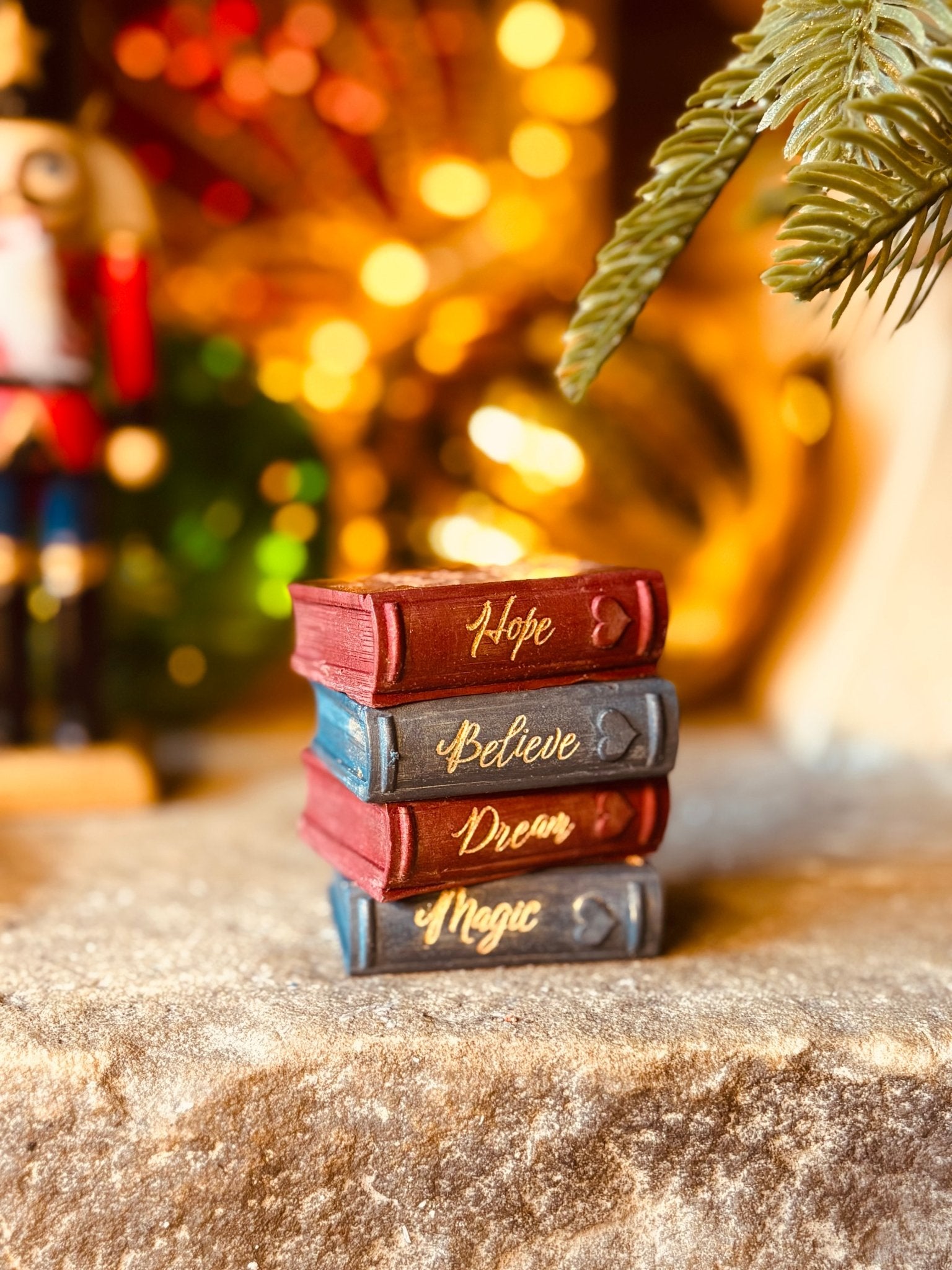 The Little Christmas Bookshelf Wax Melt Gift Box - Shelfaware